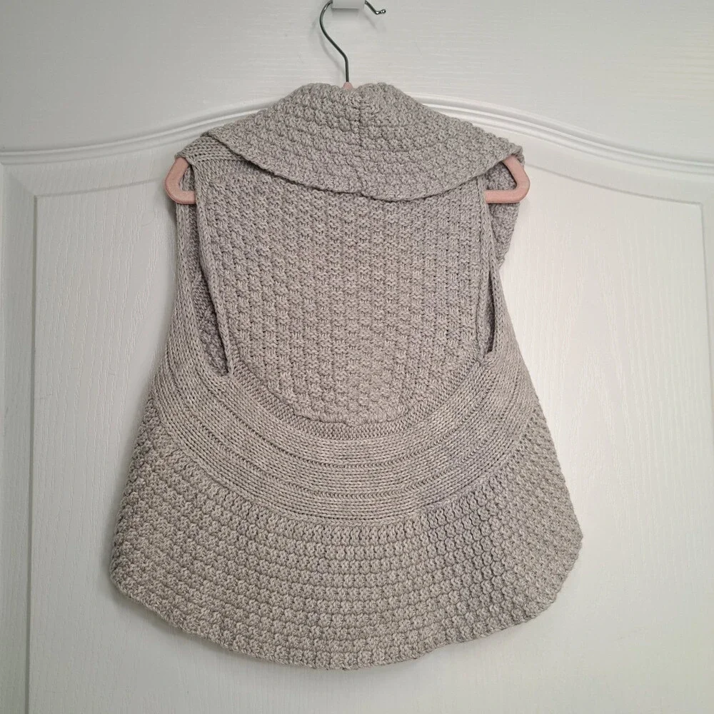 Old Navy Gray Knit Vest